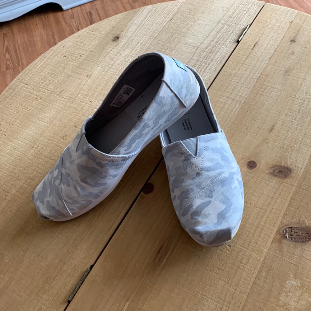Grey camo Tom’s